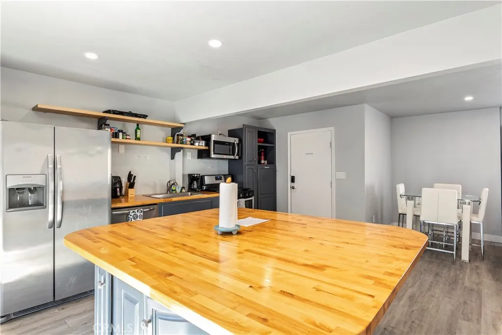 https://cdn.realtyfeed.com/cdn/127/306461531/f6bef1c2bef6dbd611c1c13e26fdb855.webp
