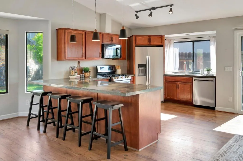 https://cdn.realtyfeed.com/cdn/127/306461532/47a1fa22a6c6a5400272fa96529c9ce4.webp