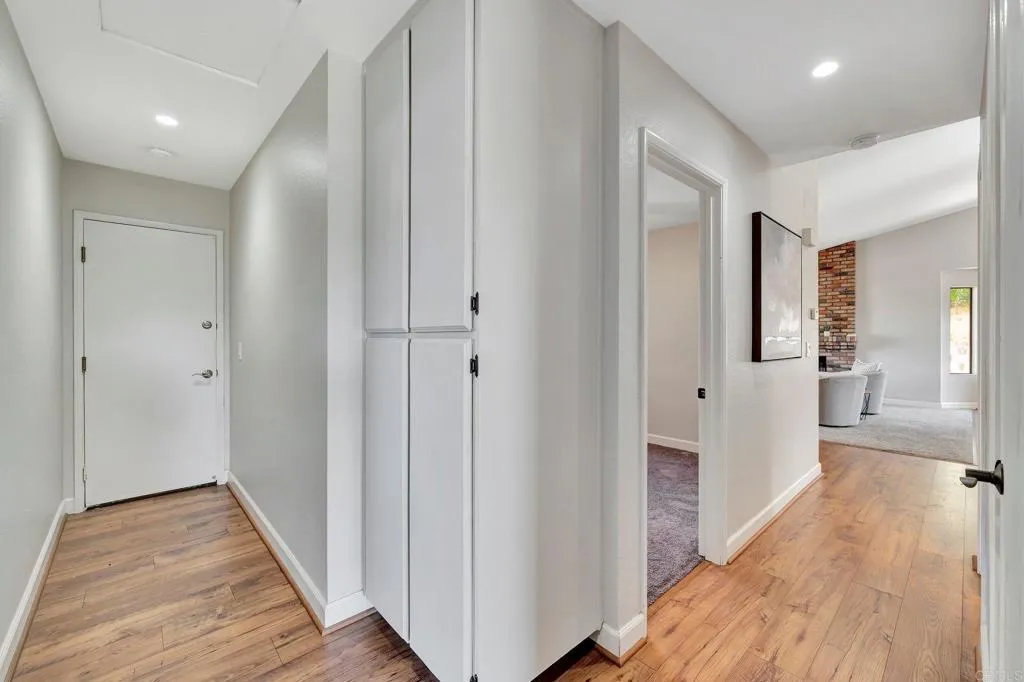 https://cdn.realtyfeed.com/cdn/127/306461532/87f5efe862c2c3311a43c1eb99d44dfc.webp