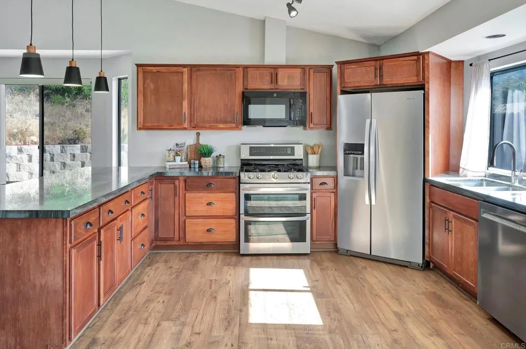 https://cdn.realtyfeed.com/cdn/127/306461532/ccc0072fd09e902dc2463ff9fb0d7846.webp