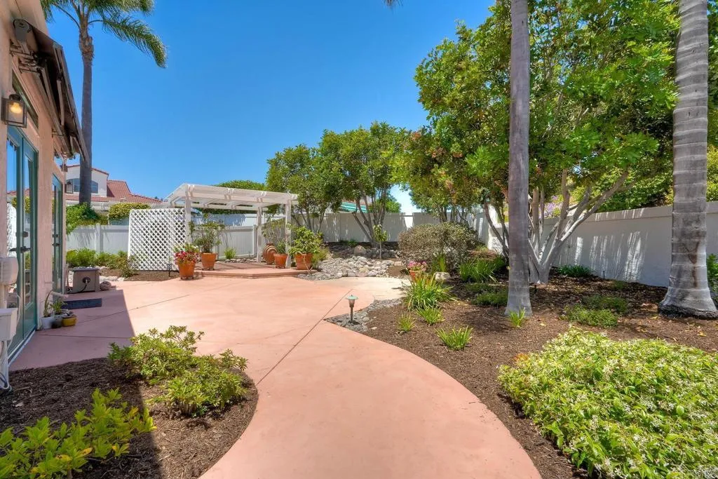 https://cdn.realtyfeed.com/cdn/127/306461550/518b13c6358cac4e011fec0946a07277.webp