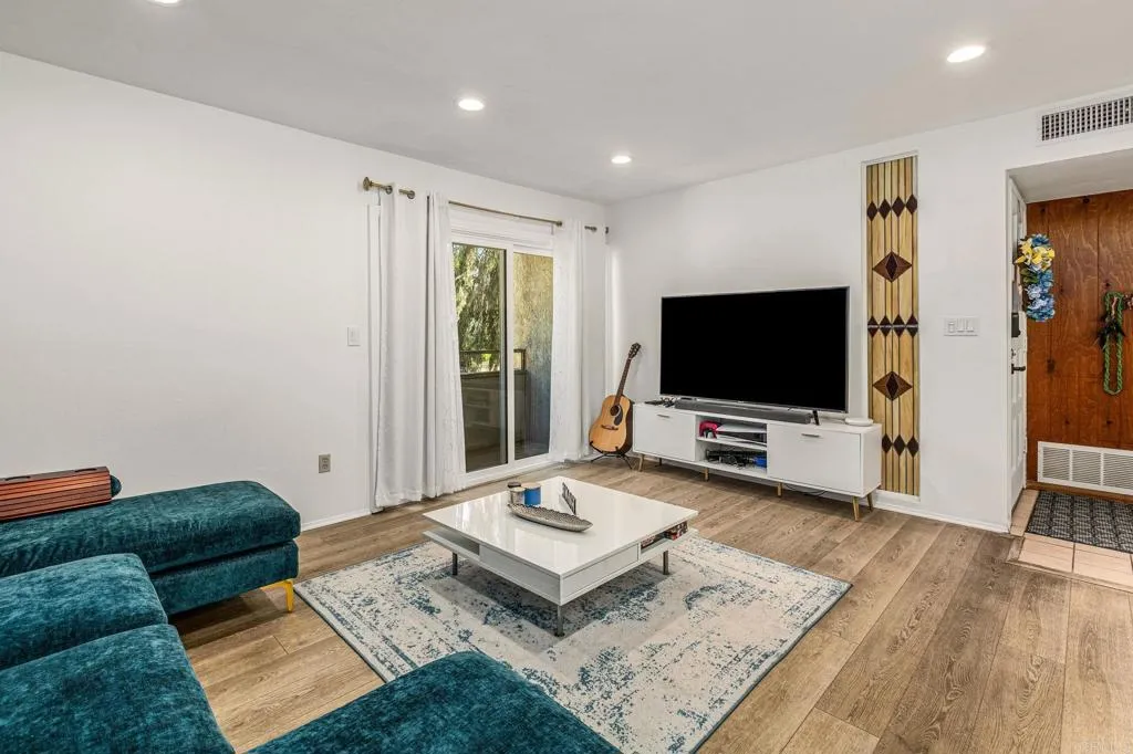 Photo #5: PTP2504252 Listing 