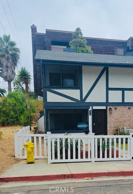 1069 Donahue Street
