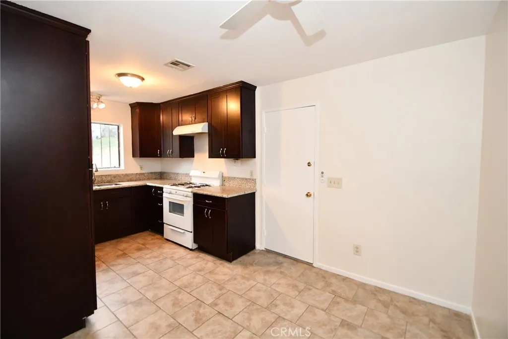 Photo #7: SB25128114 Listing: Photo #7