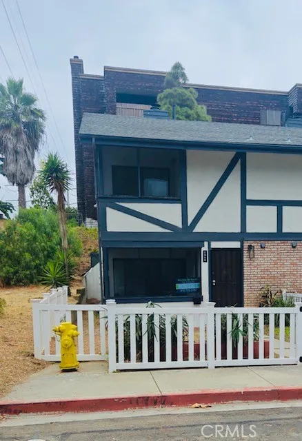 Photo #2: SB25128114 Listing 