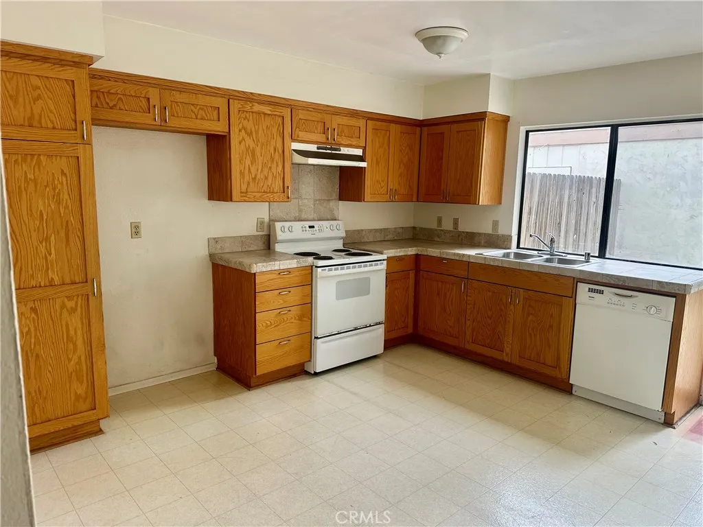 https://cdn.realtyfeed.com/cdn/127/306461957/7fba3ffce6233e0b68d440d4ecff0804.webp
