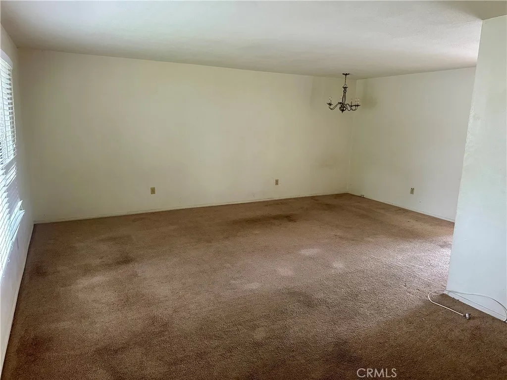 Photo #6: ND25128226 Listing 
