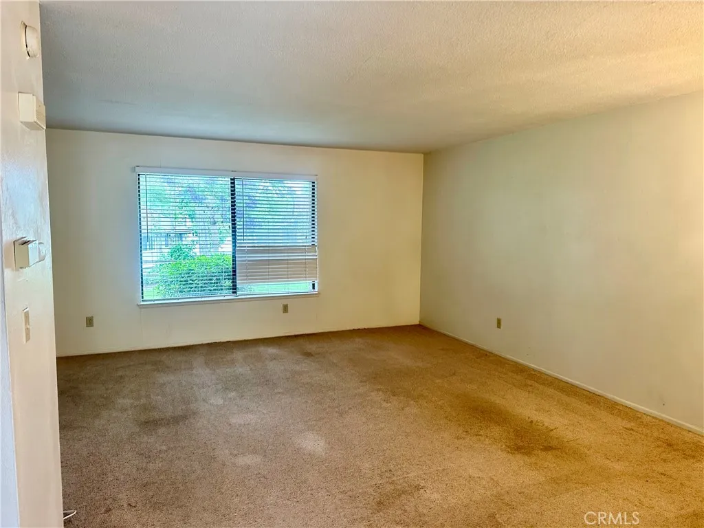 https://cdn.realtyfeed.com/cdn/127/306461957/c40f7d544594cbed0d90de1cea6734db.webp