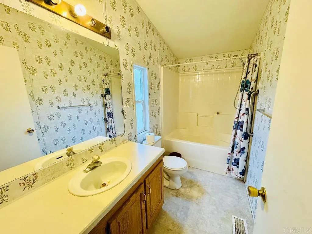 https://cdn.realtyfeed.com/cdn/127/306461982/2f38d1154c1afc7eb35bae5a15c155b1.webp
