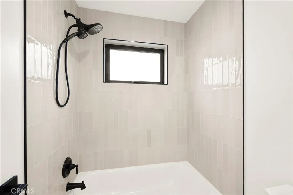 https://cdn.realtyfeed.com/cdn/127/306462187/2bf1cb5d035f17242cf3957424f39558.webp