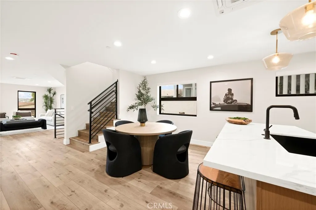 https://cdn.realtyfeed.com/cdn/127/306462187/3932d218fe1ba94a841f5cd8170a6f7e.webp