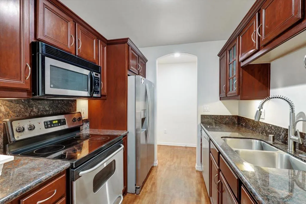 Photo #3: PTP2504268 Listing 