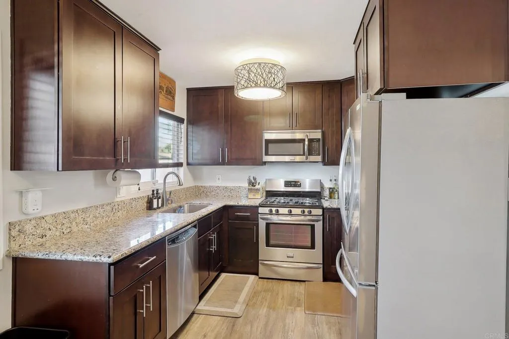 https://cdn.realtyfeed.com/cdn/127/306462441/5fca9727fdade1fa310382dd1e9b2820.webp