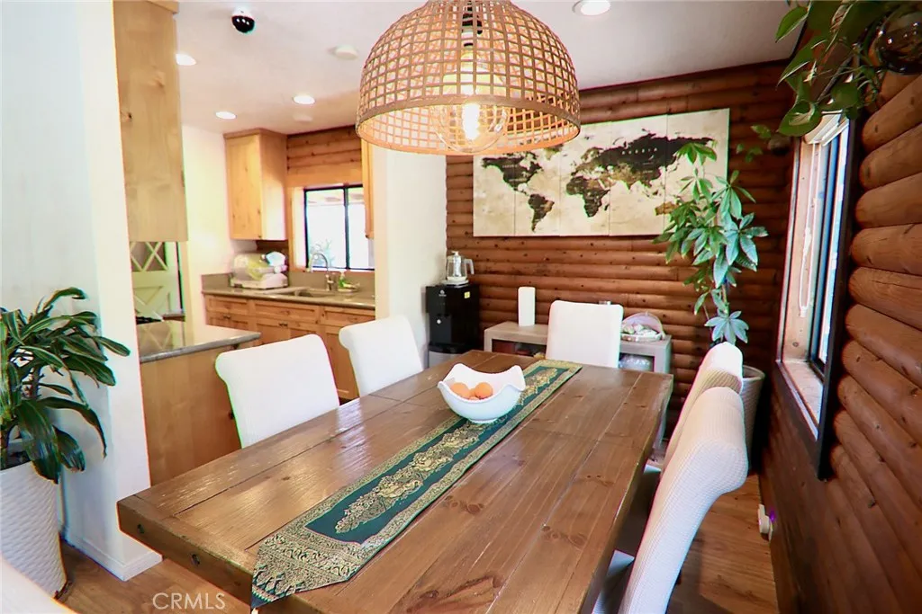 https://cdn.realtyfeed.com/cdn/127/306462484/5c0fd2d8b262a64877a5c06c7b4c4089.webp
