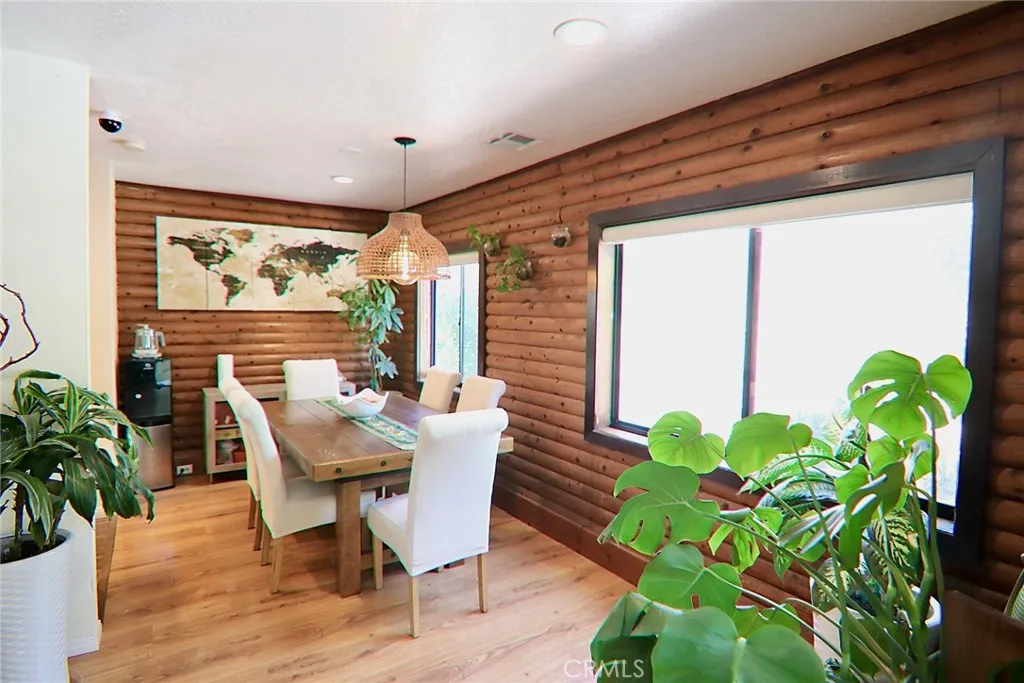 https://cdn.realtyfeed.com/cdn/127/306462484/7d61d7a2a686facd8a33af49ae0ce176.webp