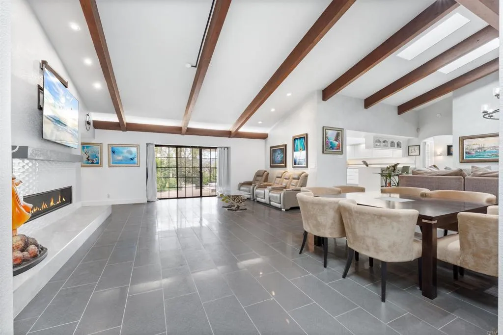 https://cdn.realtyfeed.com/cdn/127/306462492/03b19cf719ee79ae6c6feb5e58eb1690.webp