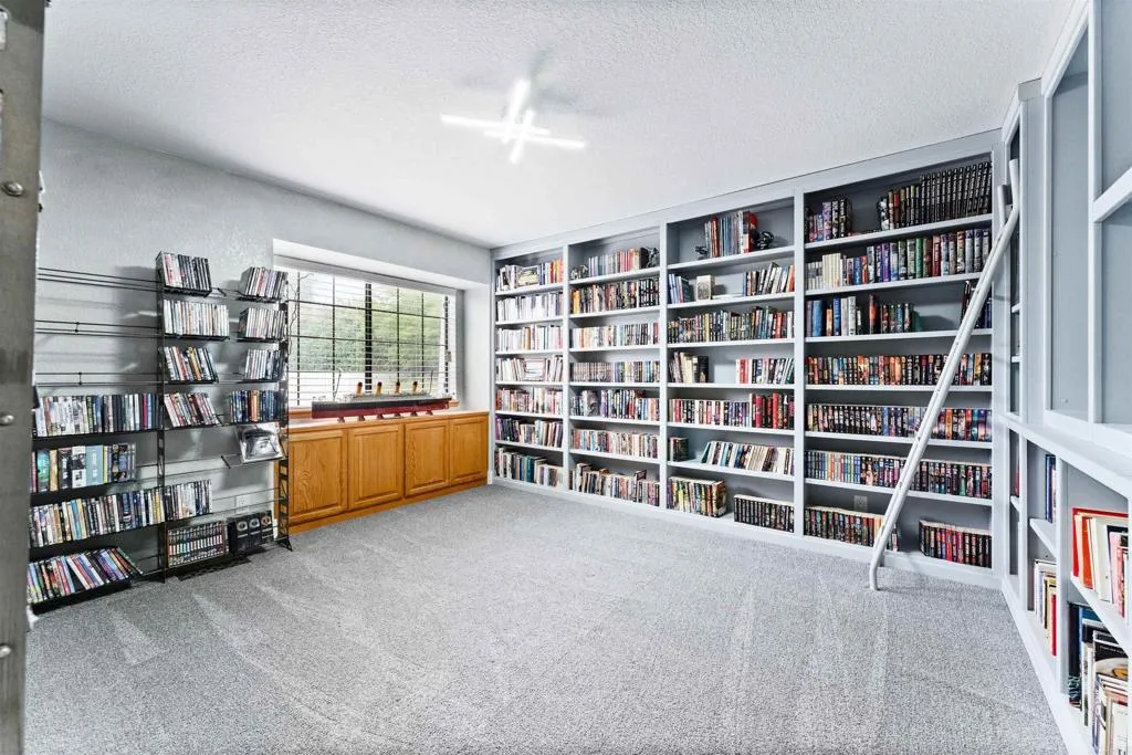 https://cdn.realtyfeed.com/cdn/127/306462492/0d8dc7f79ba65be0ccb3e5a42afe16e0.webp