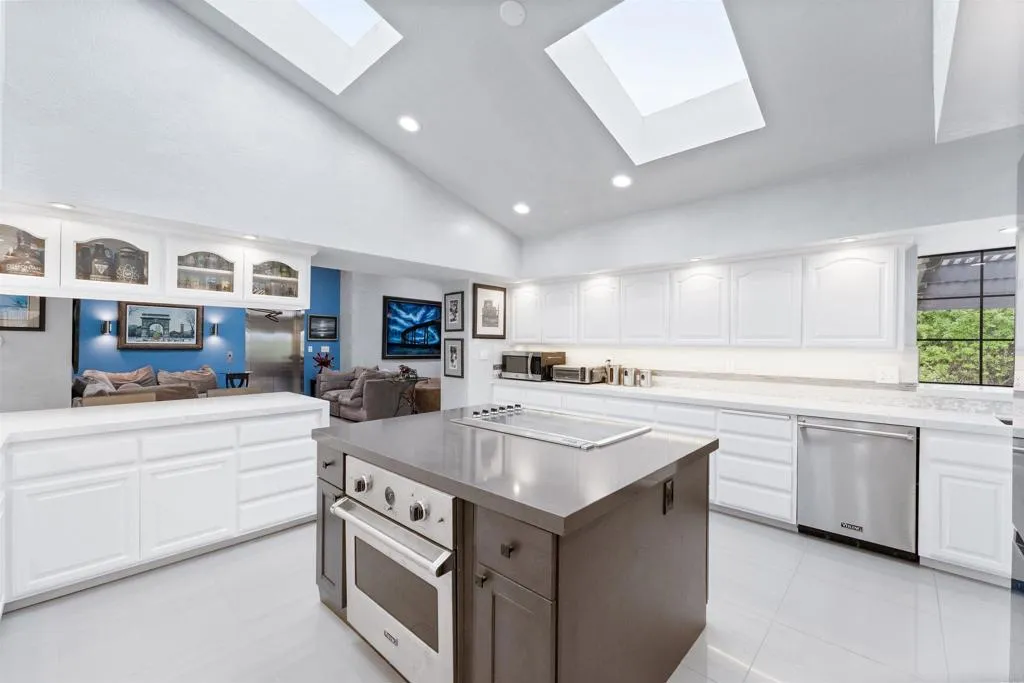 https://cdn.realtyfeed.com/cdn/127/306462492/a2cea7f31c8e9adba244c2783e61c209.webp