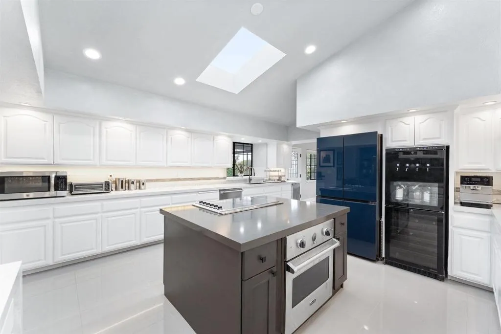 https://cdn.realtyfeed.com/cdn/127/306462492/cf0fa113ba511eac9aedffafd08b3e63.webp