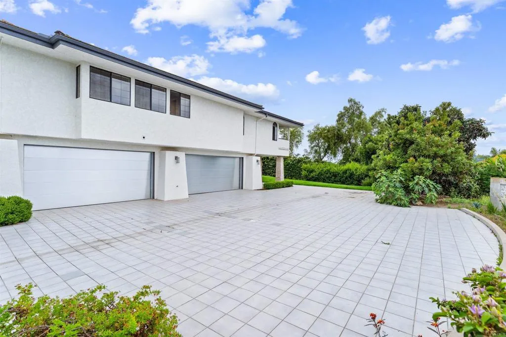 https://cdn.realtyfeed.com/cdn/127/306462492/d84d828298a5586128ac7a8db6b9d6b8.webp