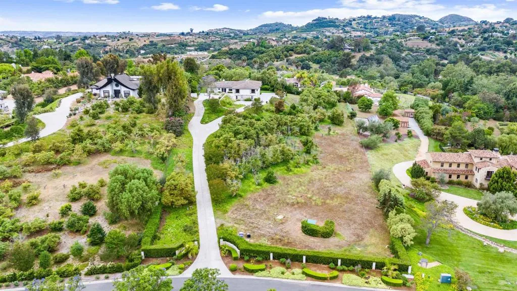https://cdn.realtyfeed.com/cdn/127/306462492/ed04f9b0404c0427ad5d76ea386c7a51.webp