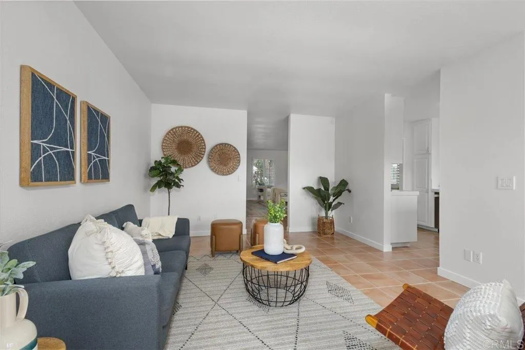 https://cdn.realtyfeed.com/cdn/127/306462541/0a1e35cbf9d63feaaebc3fb7e7e8e7a6.webp