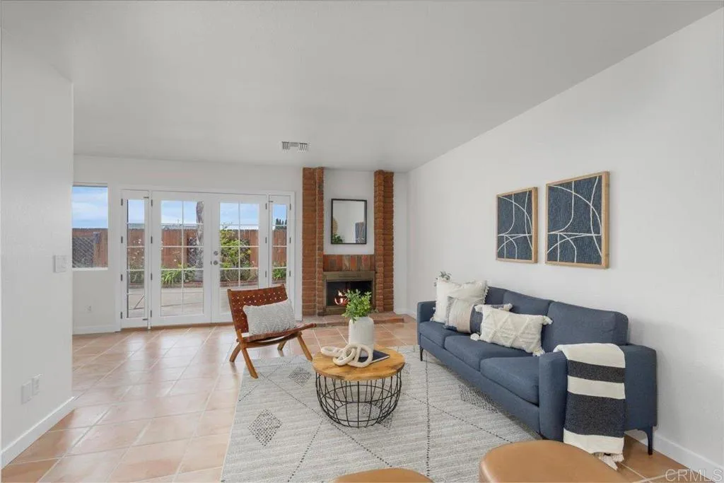 https://cdn.realtyfeed.com/cdn/127/306462541/a0c3e47e77b107d542f890da1aa91468.webp