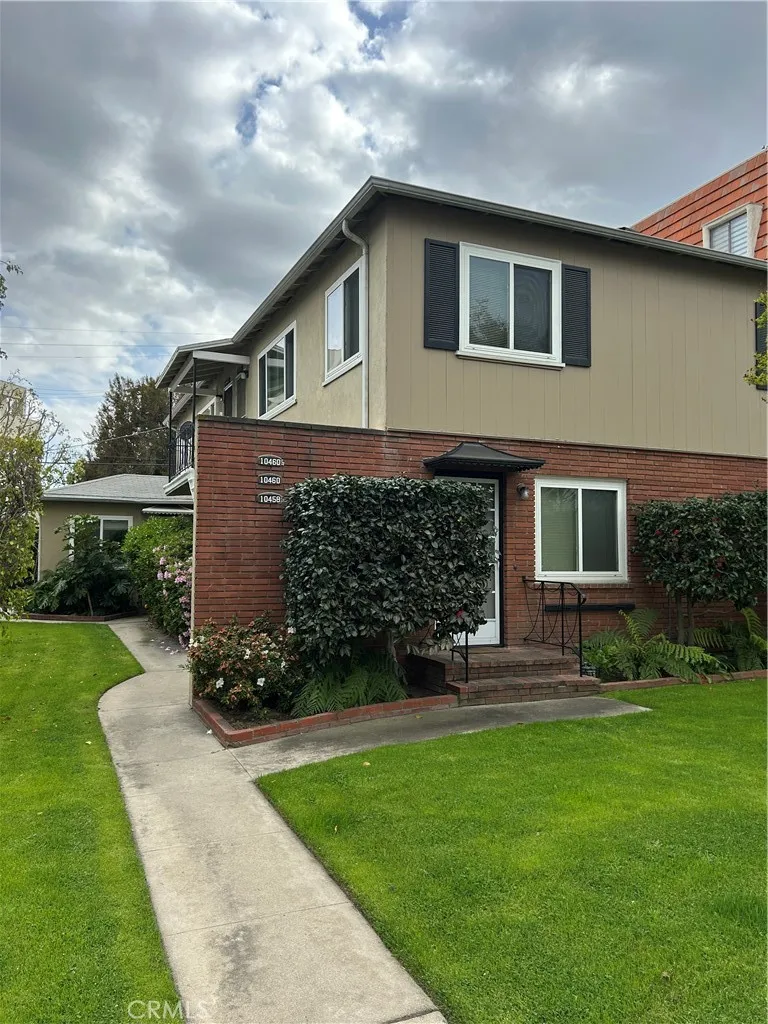 10458 Riverside Drive, Toluca Lake, CA 91602
