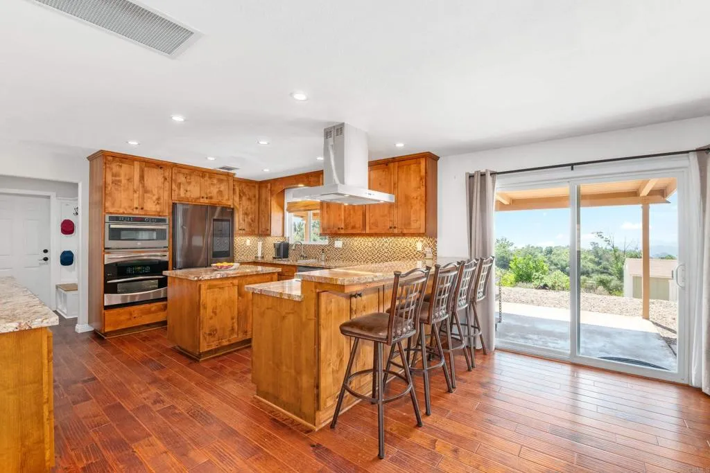 https://cdn.realtyfeed.com/cdn/127/306462752/092b2f3101af9ebccd5bb4a2d69eb0c7.webp