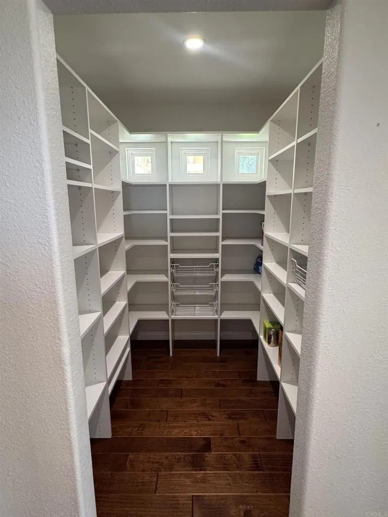 https://cdn.realtyfeed.com/cdn/127/306462752/6ba0b378b91bc4cb3859bcb9267465ad.webp