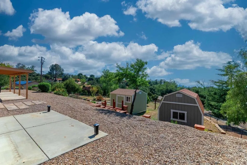 https://cdn.realtyfeed.com/cdn/127/306462752/f451343fccff3d298246774f39c14b2c.webp