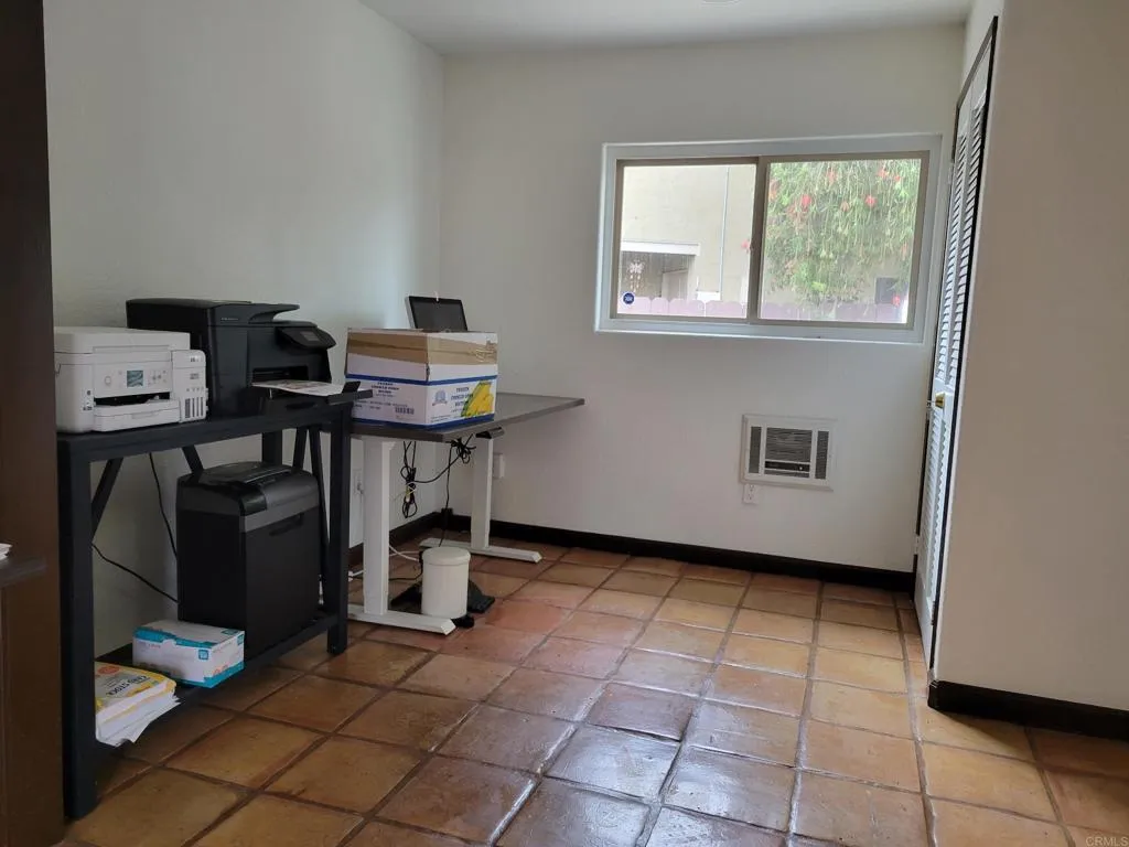 https://cdn.realtyfeed.com/cdn/127/306462812/916e8a7fa6fd3af8bb18418c00658acd.webp