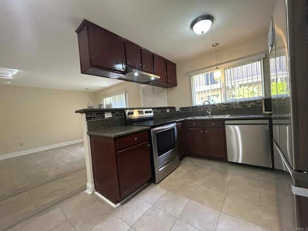 Photo #2: PTP2504276 Listing 