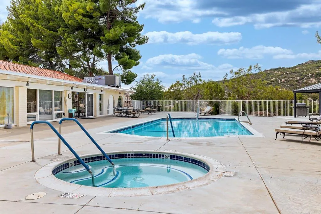https://cdn.realtyfeed.com/cdn/127/306463220/2792c0d128c6ef0a898fc5300f9396bf.webp