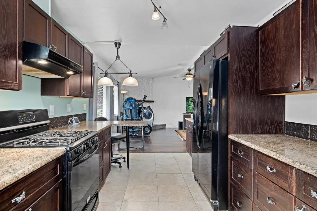 https://cdn.realtyfeed.com/cdn/127/306463220/f823e926b68793558c3ce67d11c31655.webp