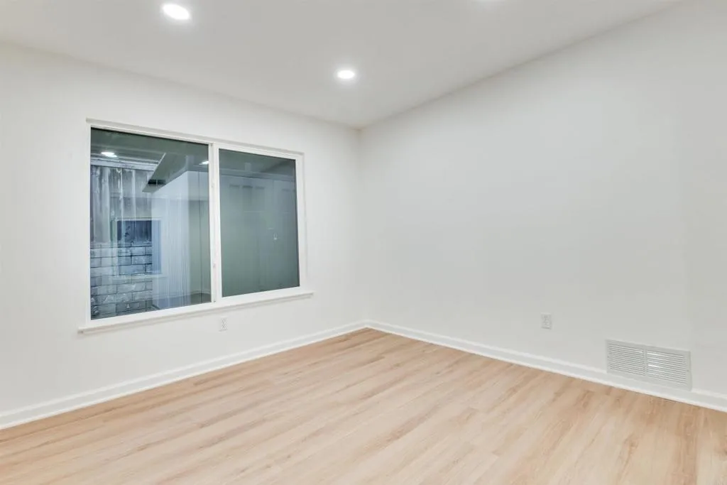 https://cdn.realtyfeed.com/cdn/127/306463223/0478be61fe8e9b529960dd5a50097223.webp