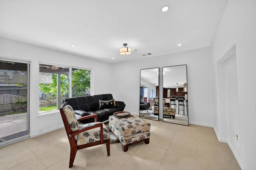 https://cdn.realtyfeed.com/cdn/127/306463223/29c19701552b93beea046a1f42594afc.webp