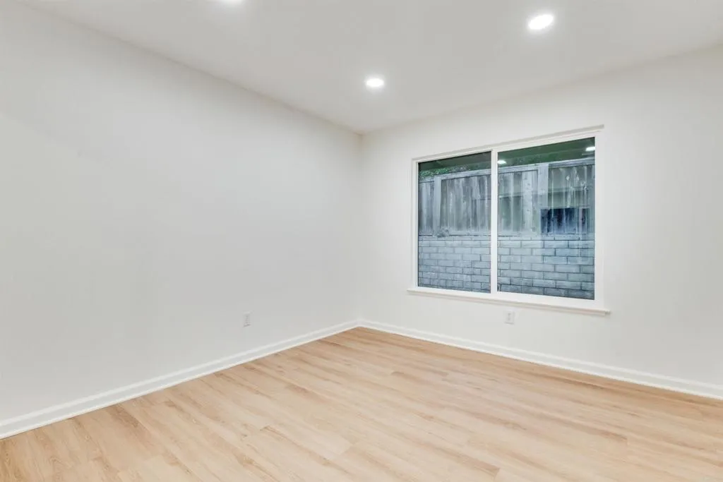 https://cdn.realtyfeed.com/cdn/127/306463223/3a2aeafbf297fe35feb22bdf804218cb.webp