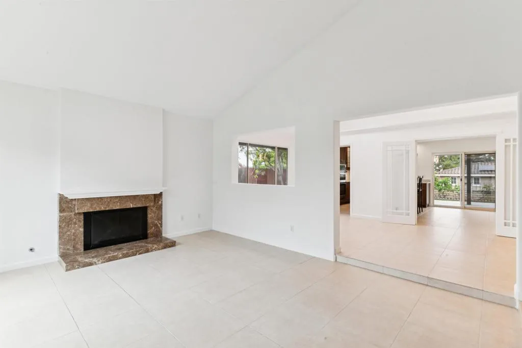 https://cdn.realtyfeed.com/cdn/127/306463223/cb6a1991f6b3f73d13cfceef29aa25e6.webp