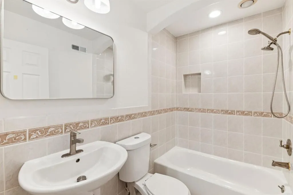 https://cdn.realtyfeed.com/cdn/127/306463223/d4559a153535f0ceaaefad2b845860b2.webp