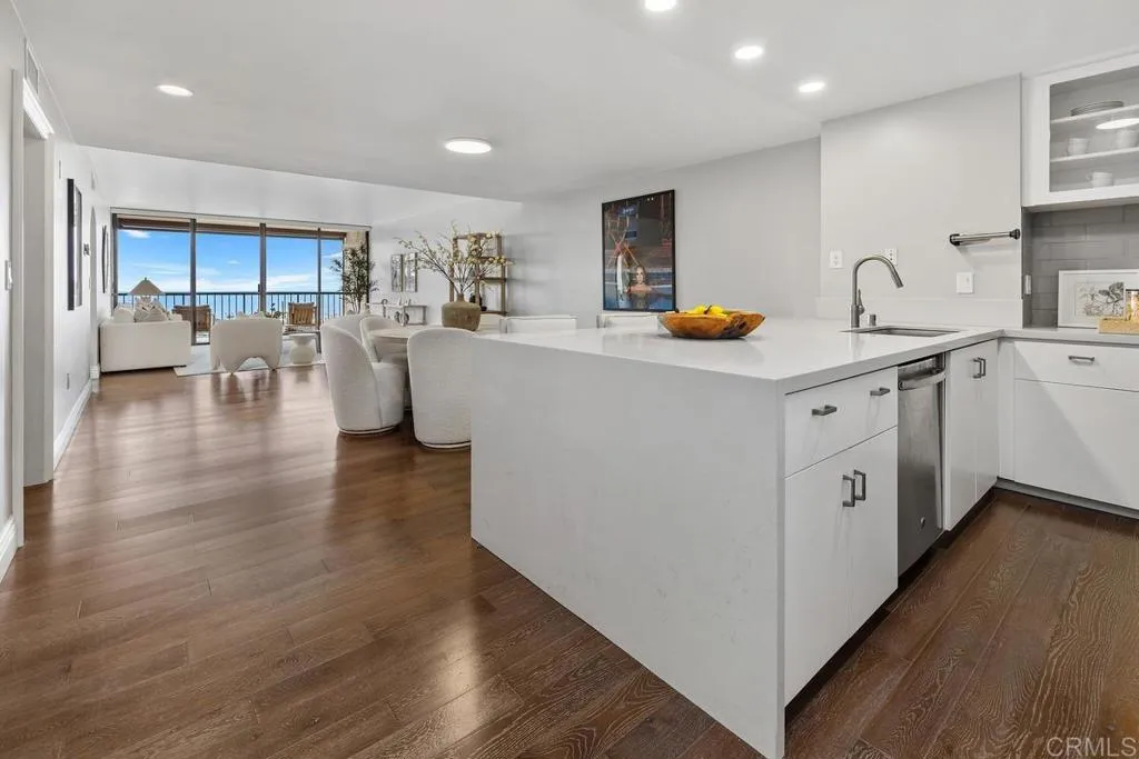 https://cdn.realtyfeed.com/cdn/127/306463224/8ec8979af6f7568eb7602fb697202a37.webp