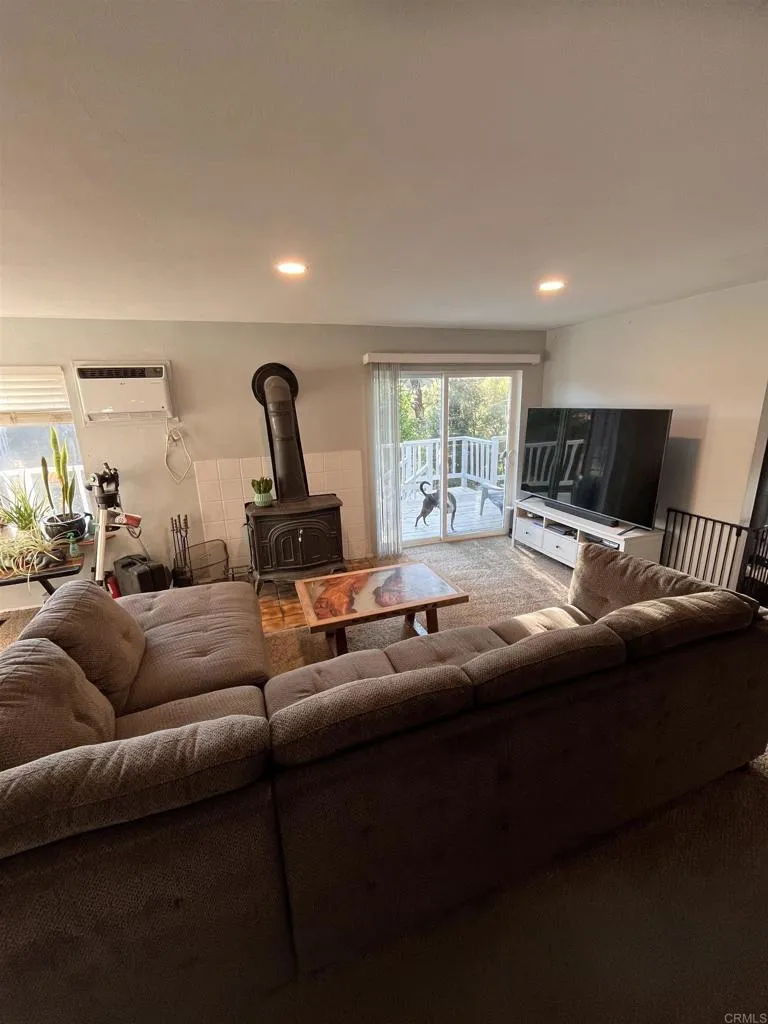 https://cdn.realtyfeed.com/cdn/127/306463227/42f07aa404f8cde809b95f280221883b.webp