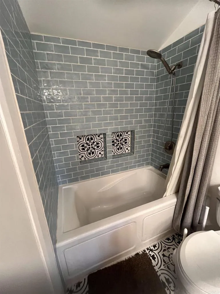 https://cdn.realtyfeed.com/cdn/127/306463227/49e1ce801f617e22e7928228ccc510f2.webp