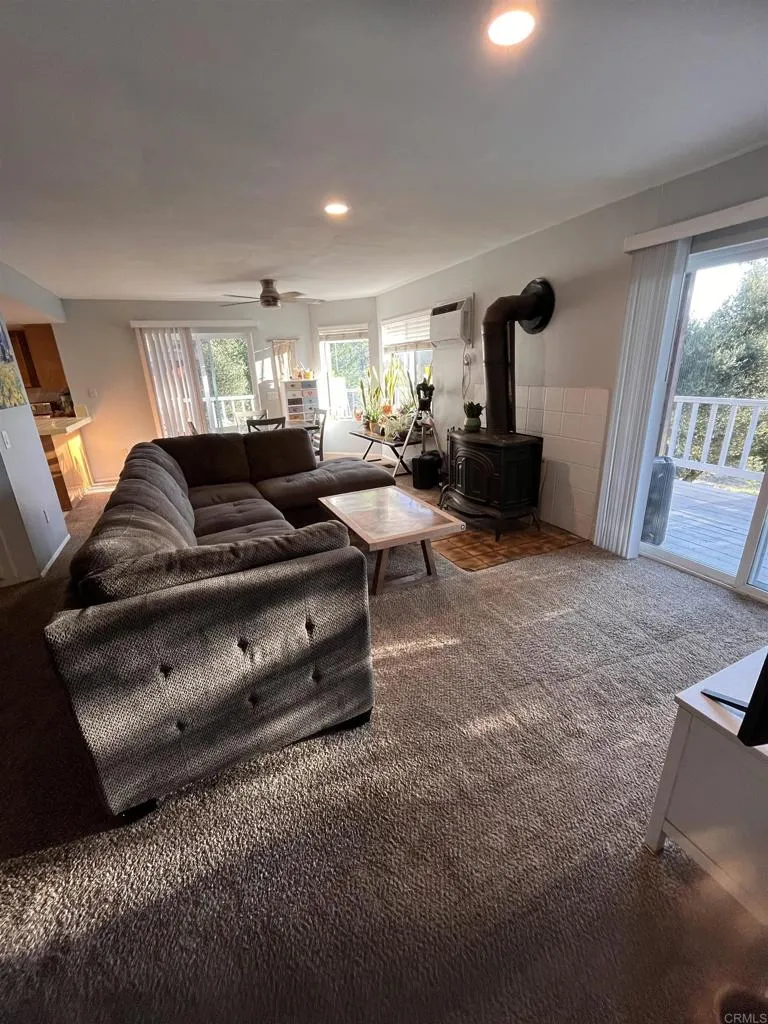 https://cdn.realtyfeed.com/cdn/127/306463227/88bf7e097bae9358e82114e4a3183dc0.webp
