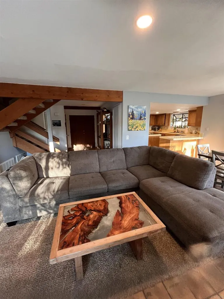 https://cdn.realtyfeed.com/cdn/127/306463227/a9a8fdf8a2f6f3436fc9ddb340f5a5f5.webp