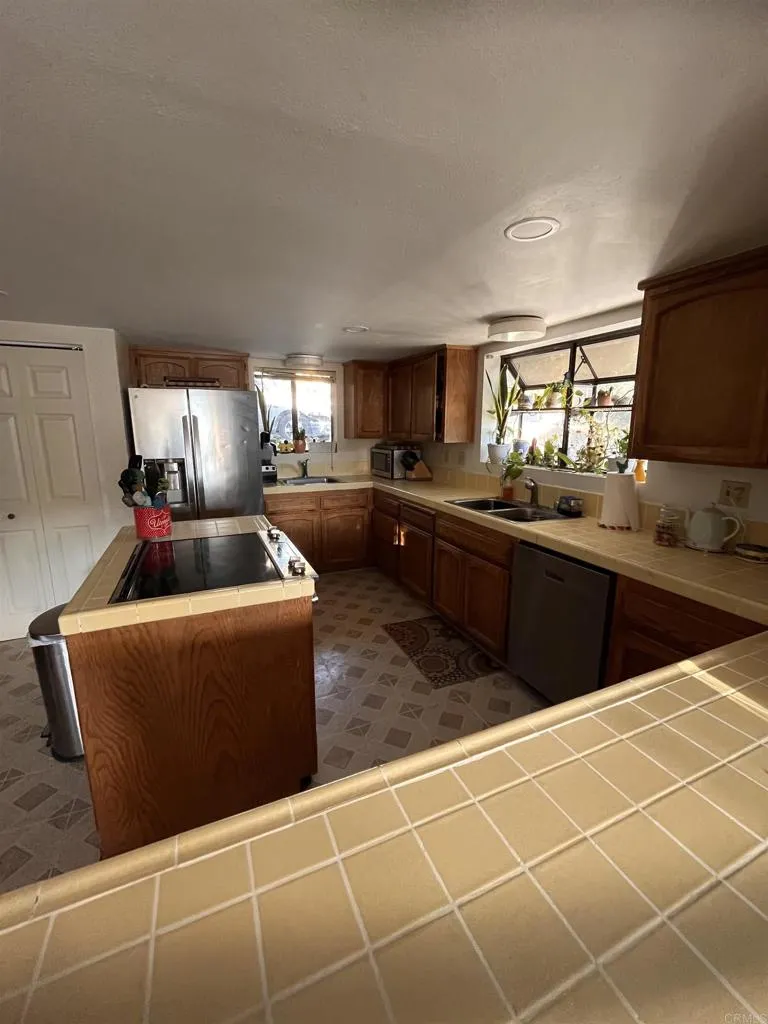 https://cdn.realtyfeed.com/cdn/127/306463227/bfb2671282b58ed2de467d9e82d2706a.webp