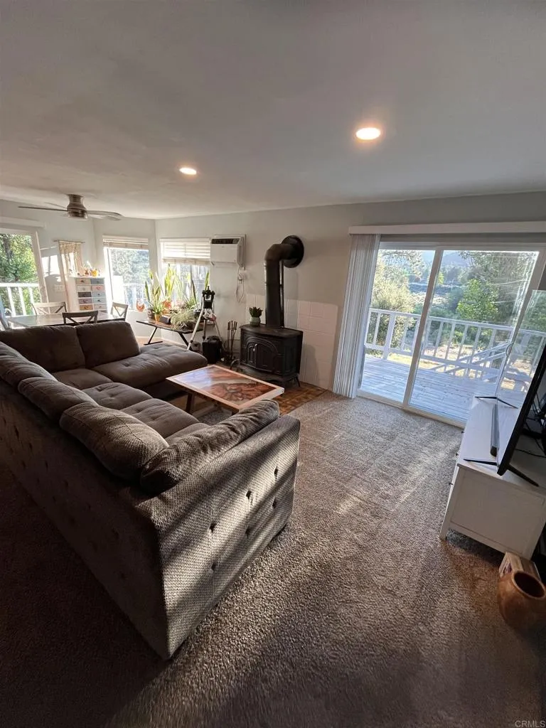 https://cdn.realtyfeed.com/cdn/127/306463227/de1dbbfd575b71d1c31b4232b810bf78.webp