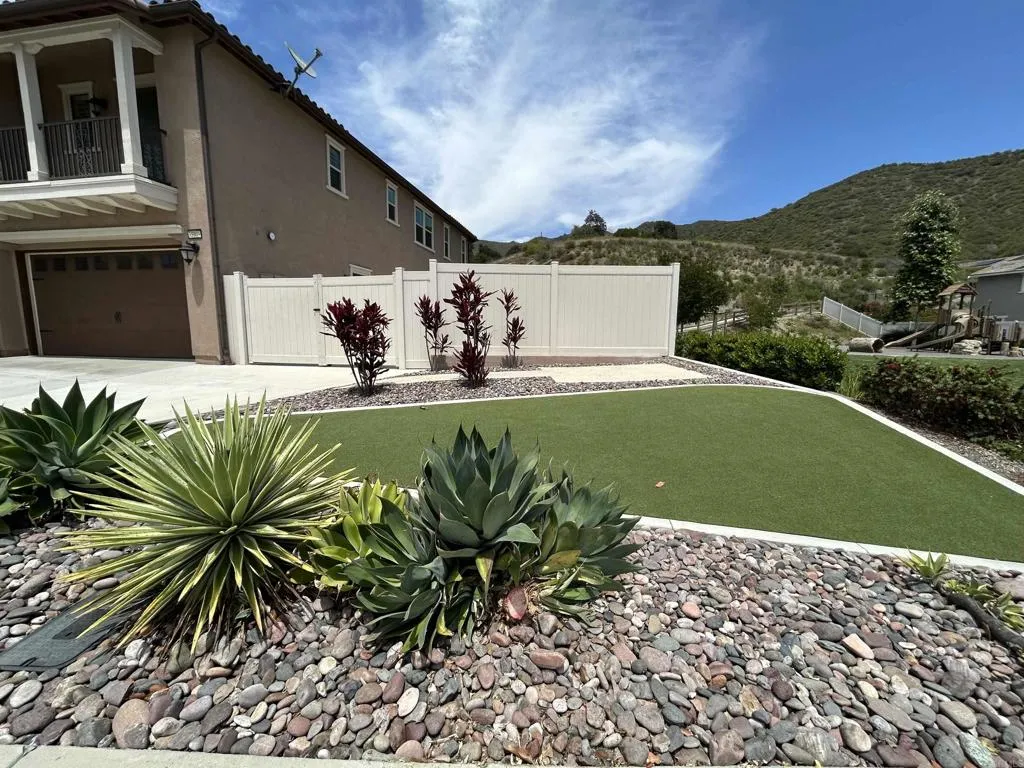 https://cdn.realtyfeed.com/cdn/127/306463242/39c994cdfafb2bf150b01dd350ea470c.webp