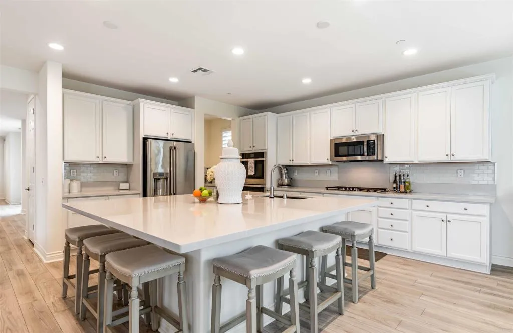 https://cdn.realtyfeed.com/cdn/127/306463242/5643ffe56cb66abc213e9d6128a75e72.webp