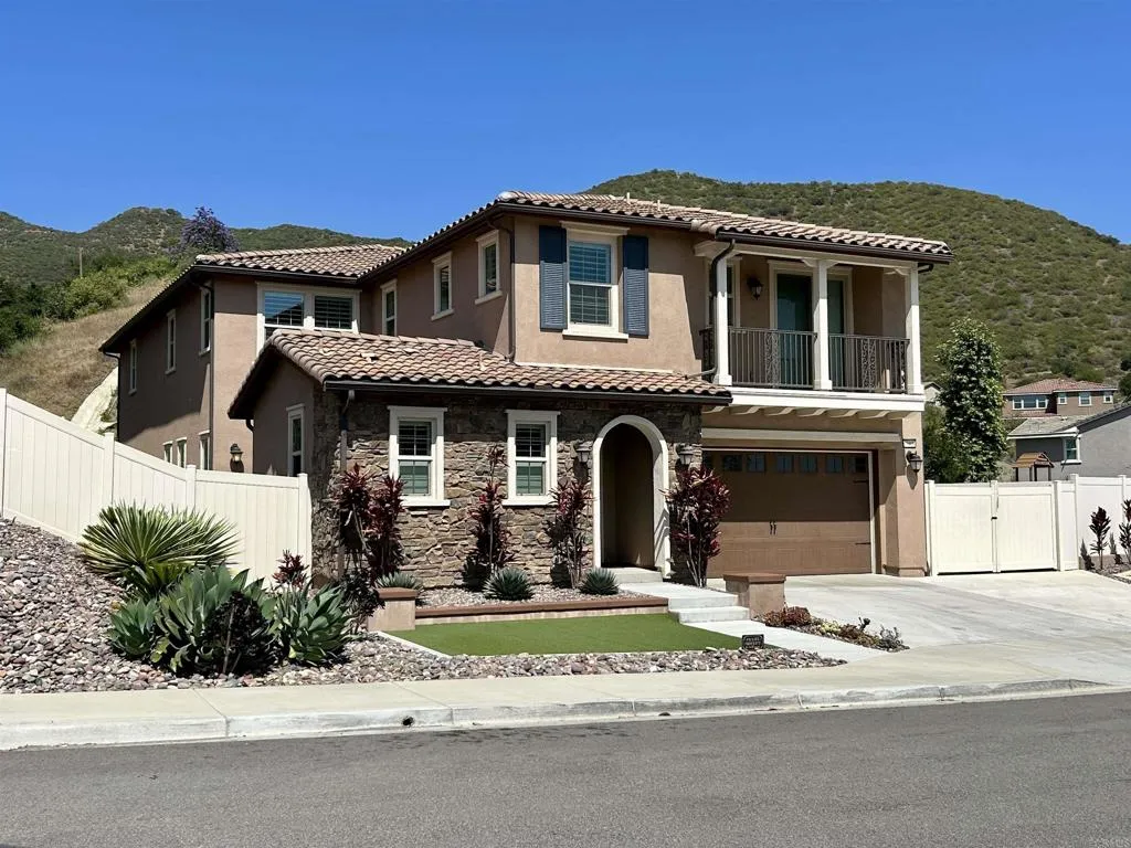 https://cdn.realtyfeed.com/cdn/127/306463242/795ab785e56f439da6abd92a72df15e0.webp